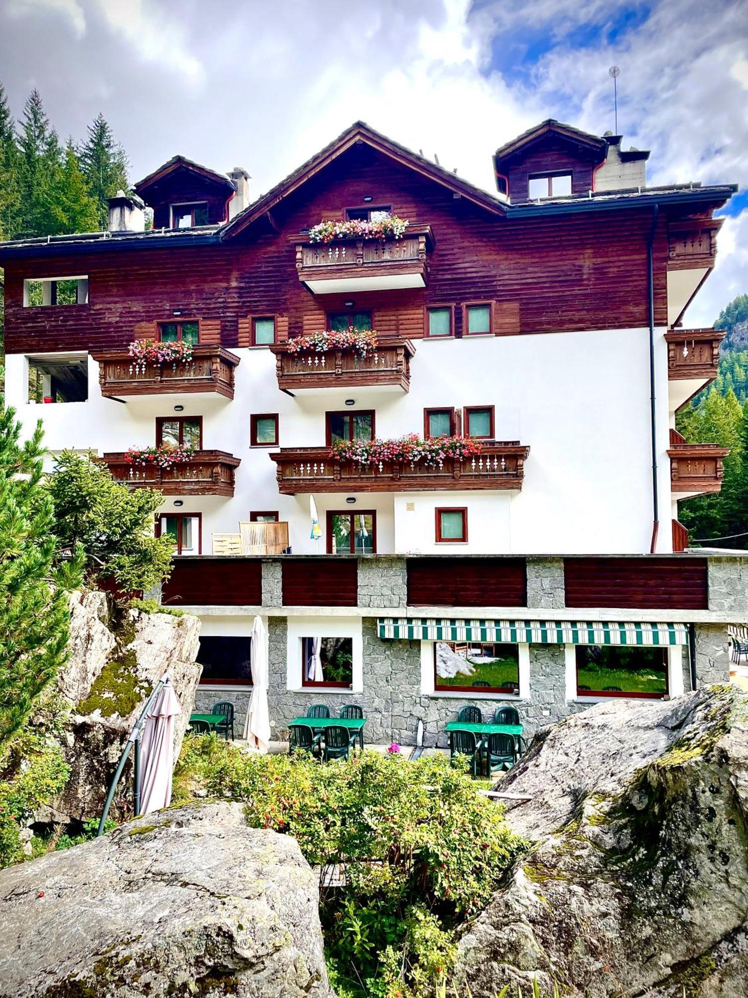 Hotel Gembro 키에사인발마렌코 외부 사진