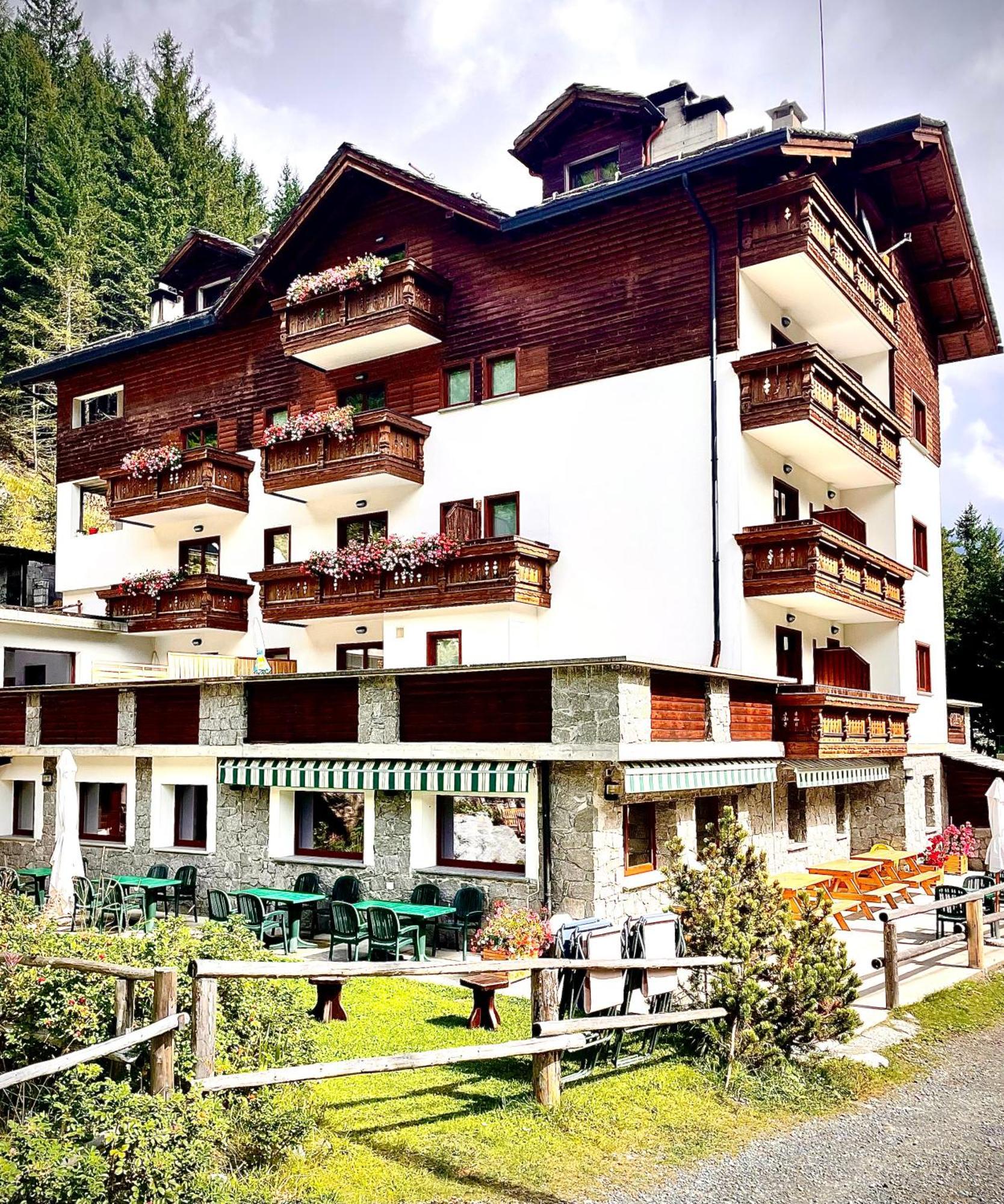 Hotel Gembro 키에사인발마렌코 외부 사진
